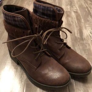 Baretraps dark brown boots